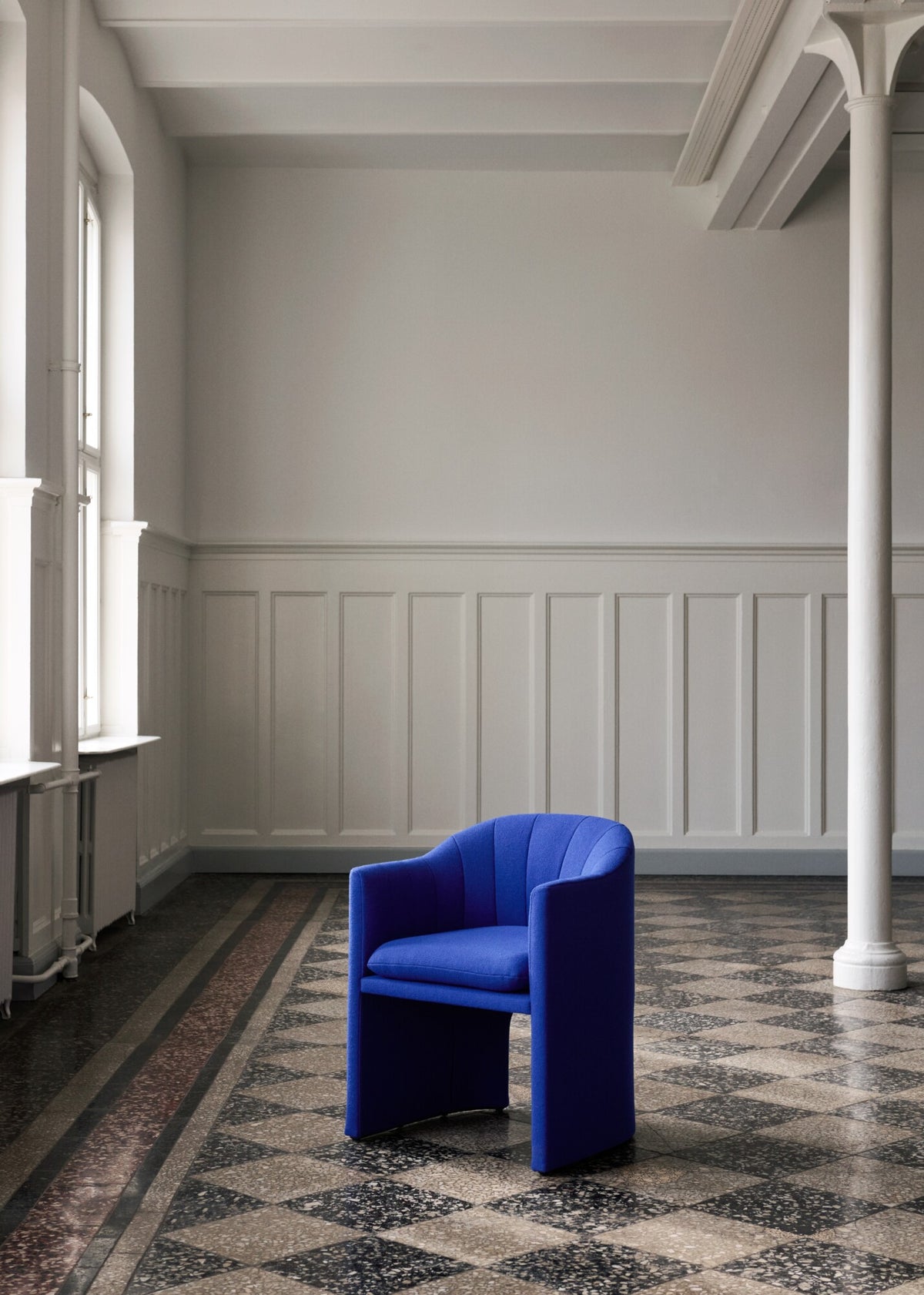 https://wp.andtradition.com/wp-content/uploads/2019/07/ATD_Retail_2025_Loafer-SC24-1428x2000.jpg
