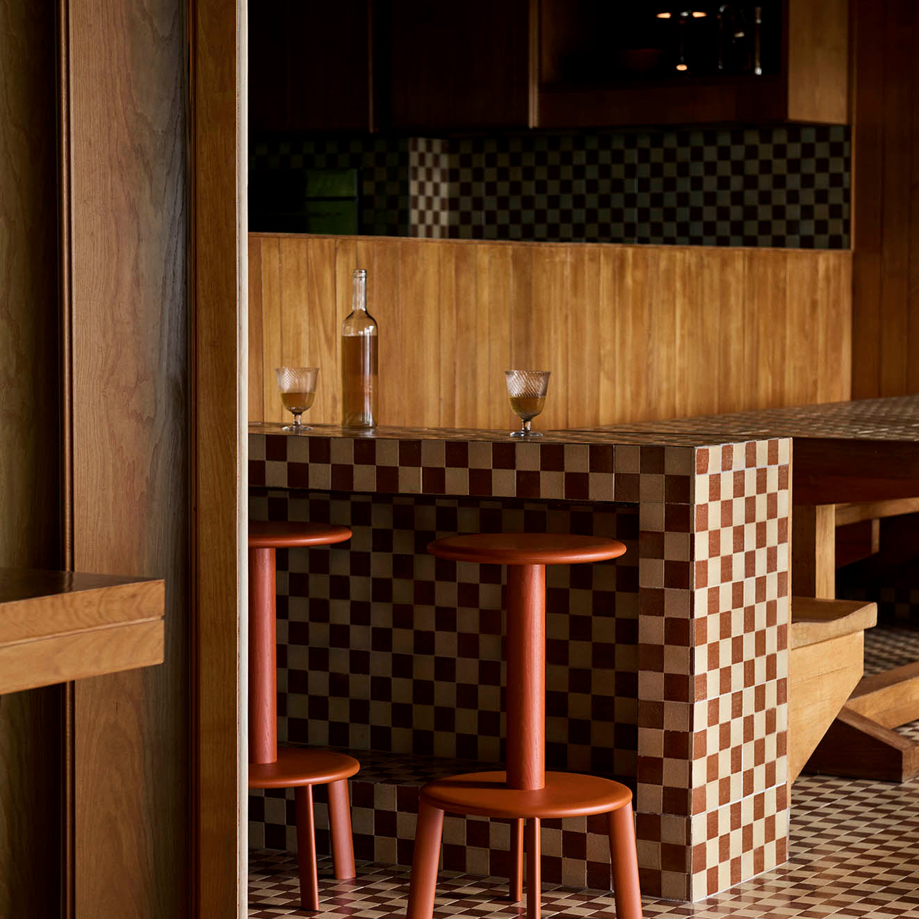 &Tradition Massif Counter Stool AV39 Ember