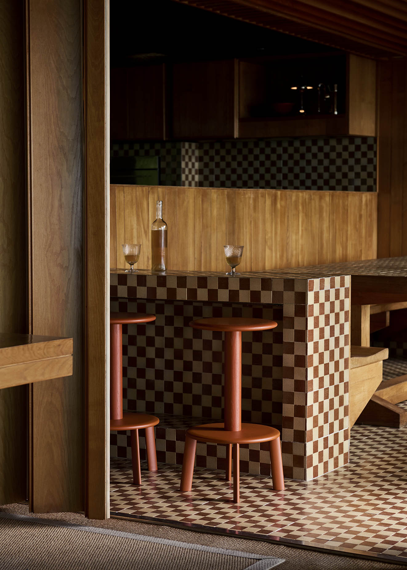 &Tradition Massif Counter Stool AV39 Ember