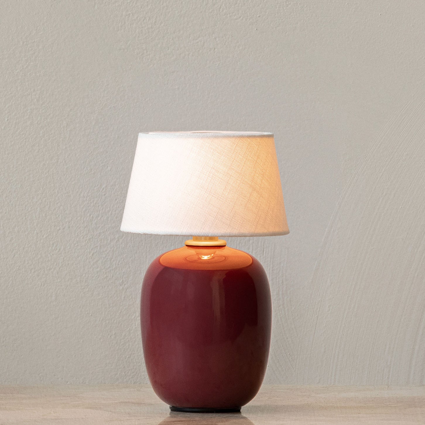 Audo Copenhagen Torso Table Lamp Portable - Ruby