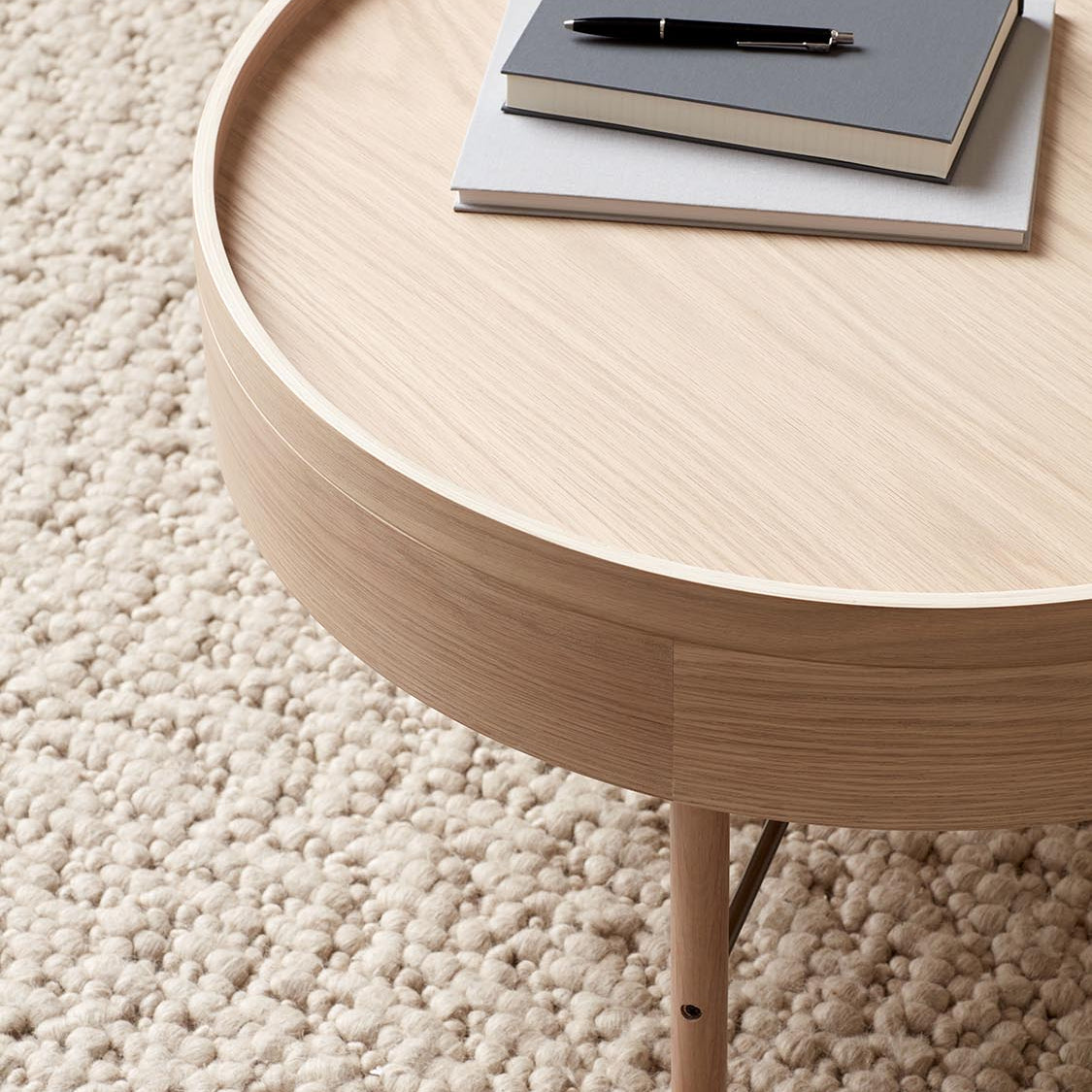 Audo Turning Table White Oak
