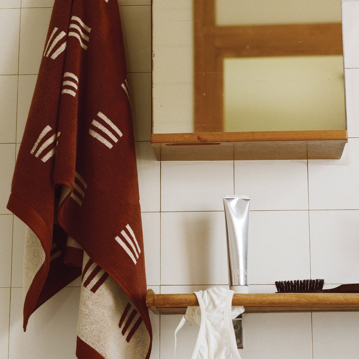 BAINA Claremont Bath Towel Mudbrick & Crème 70x140cm