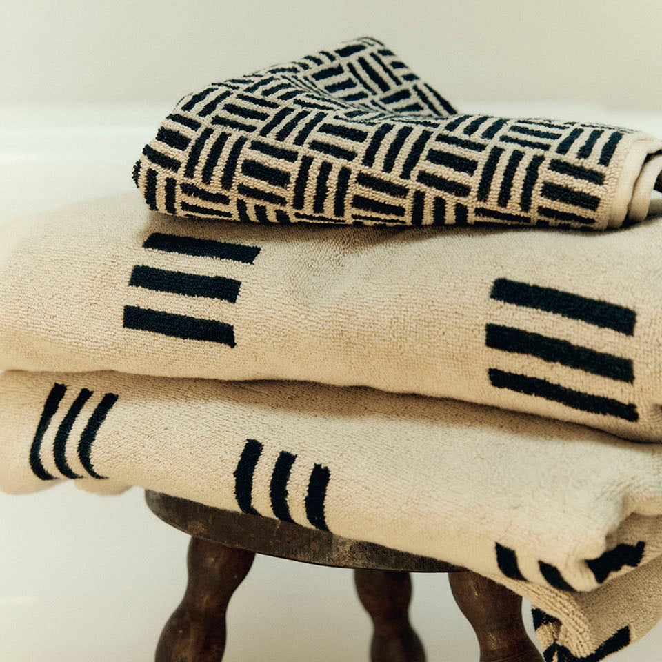 Baina Torrens Hand Towel - Sand/Noir