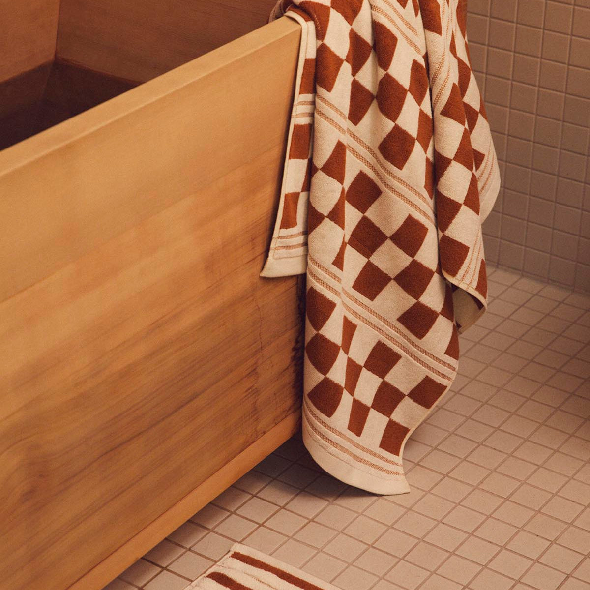 Baina Busby Pool Towel - Fuyu & Chalk