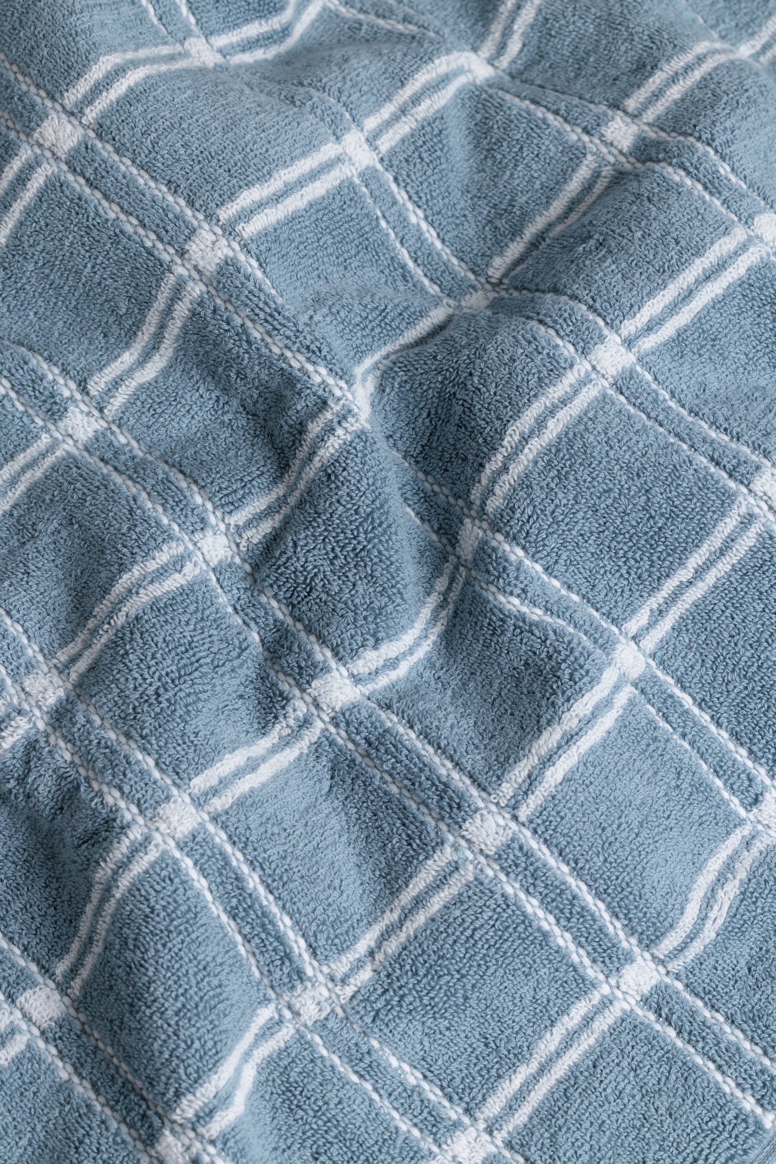 https://cdn.shopify.com/s/files/1/0276/6897/1573/files/Detail_Ness_Hand_Towel_Celeste_Chalk.jpg?v=1771988507