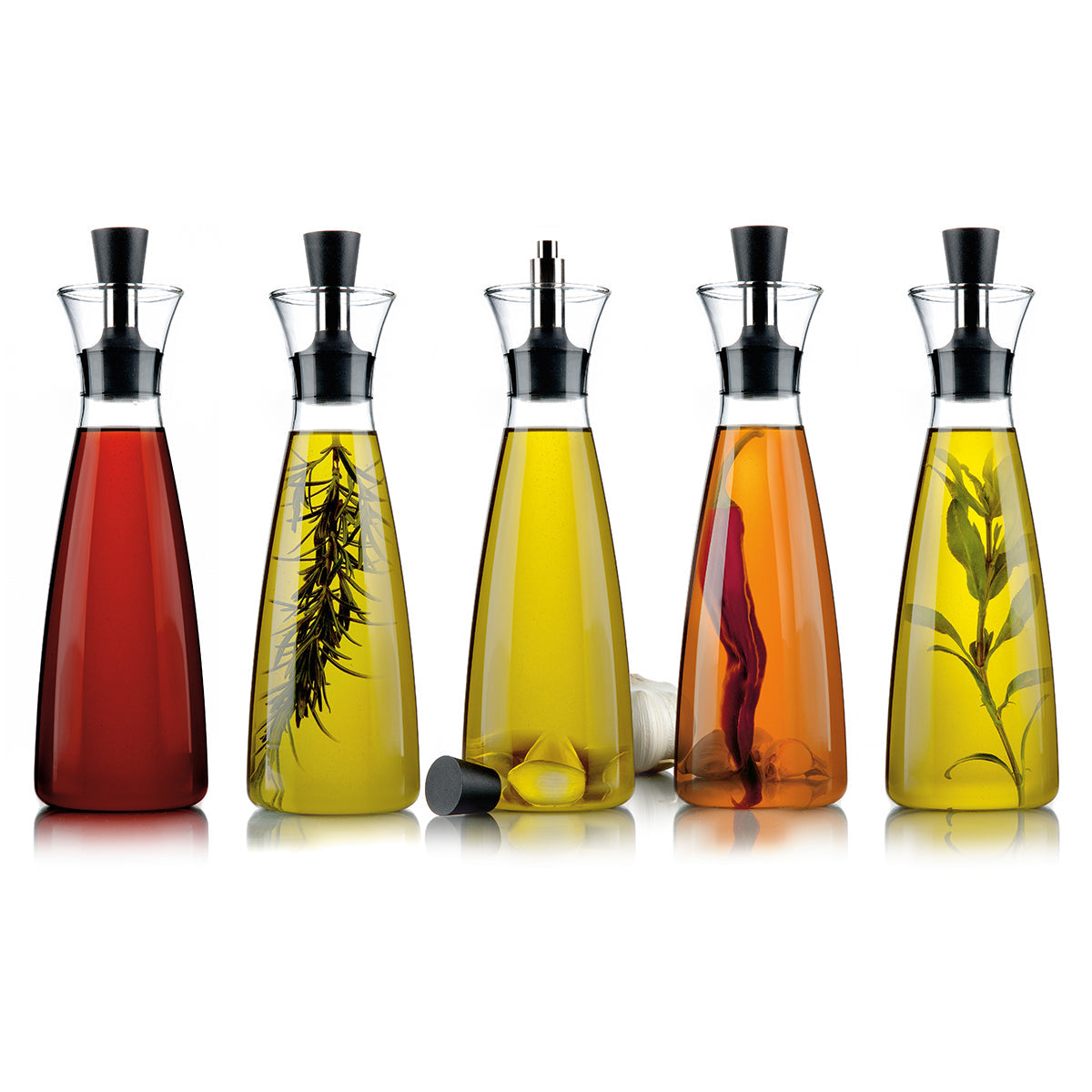 https://cdn.shopify.com/s/files/1/0759/0985/7573/files/EVASOLO-OilVinegarCarafe_media.01.jpg?v=1747018977