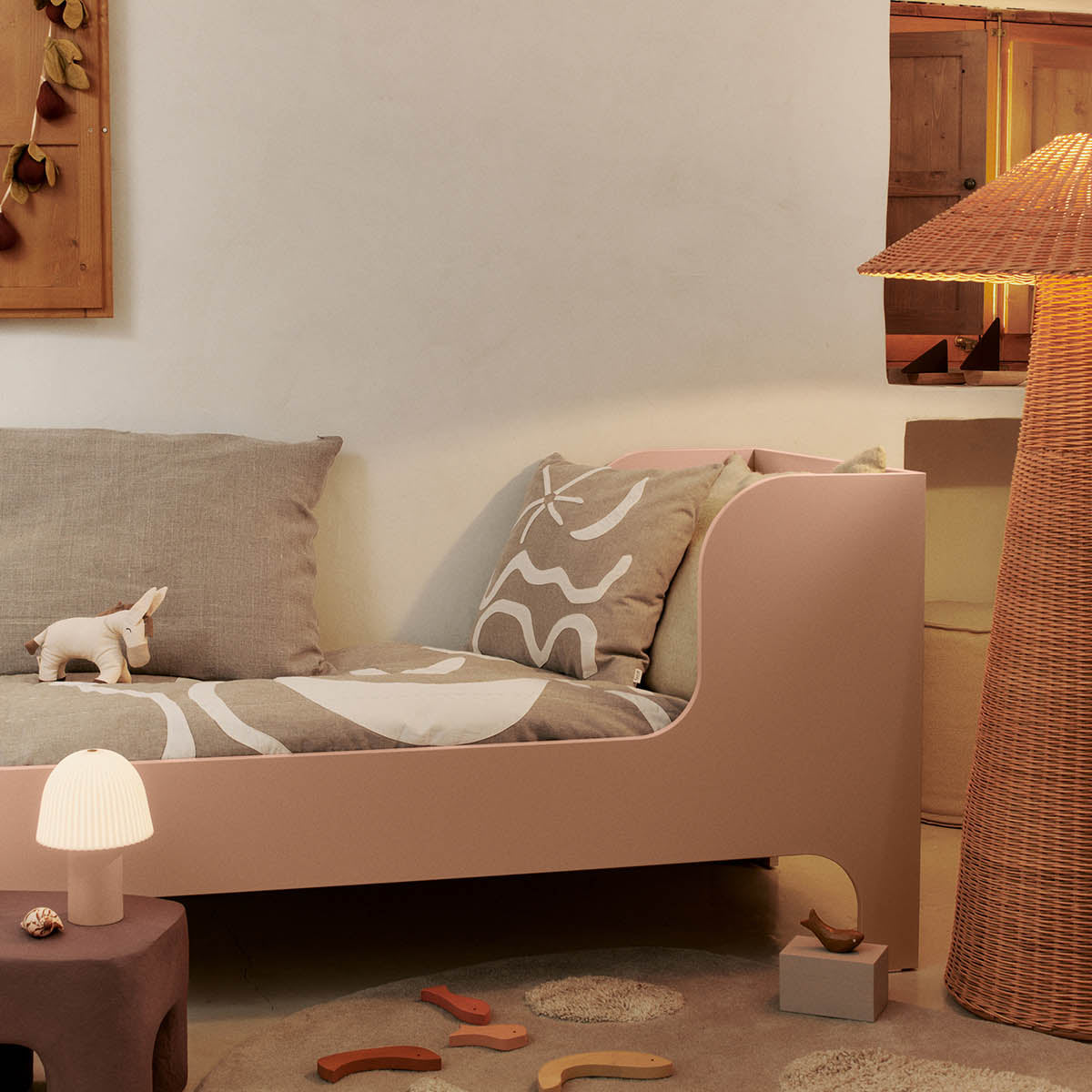 Ferm Living Sill Junior Bed Rose