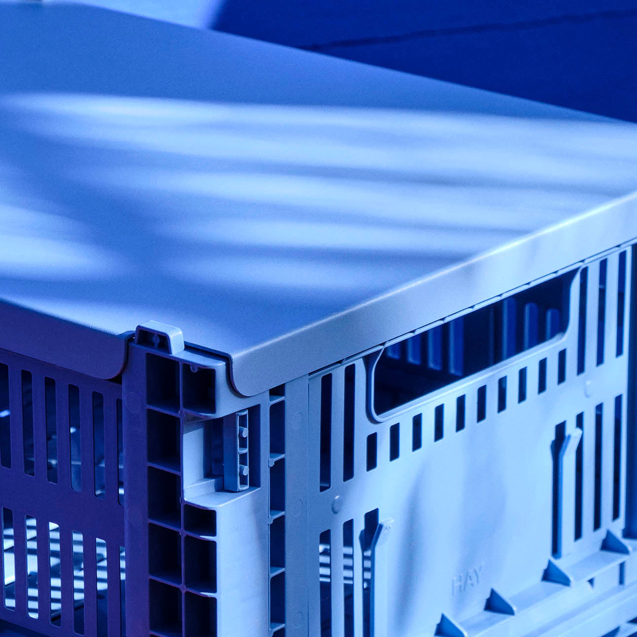 HAY Colour Crate Lid Medium Electric Blue