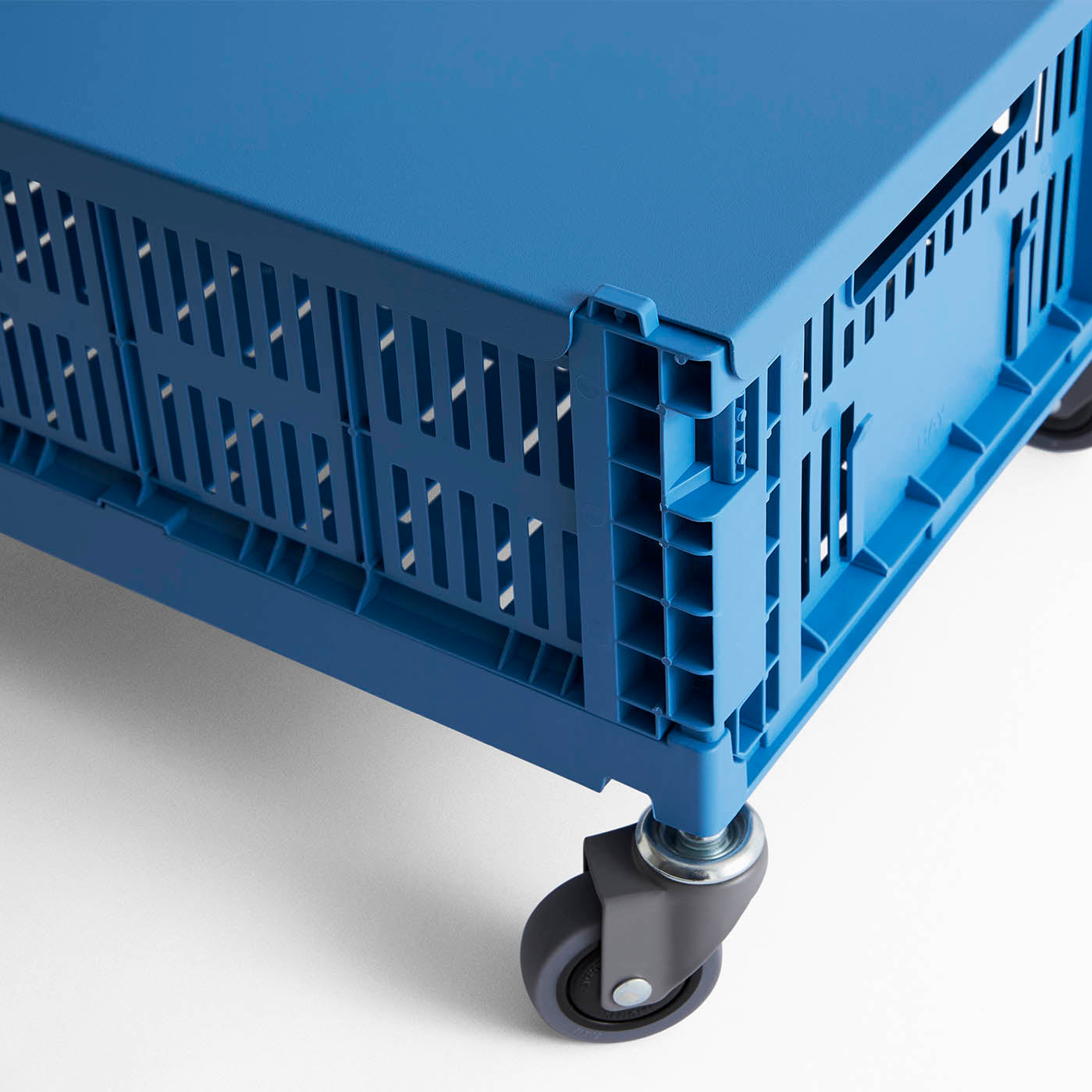 HAY Colour Crate Medium Electric Blue