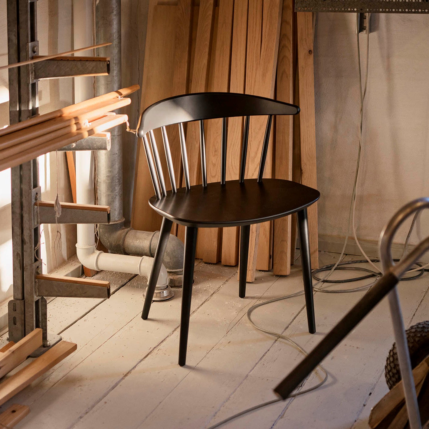 HAY J104 Black Beech