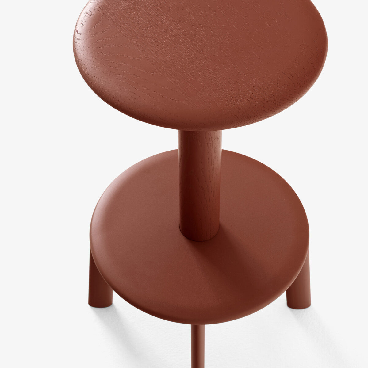 https://wp.andtradition.com/wp-content/uploads/2024/04/Massif-AV39-Counter-Stool_Ember_detail-1200x1600.jpg