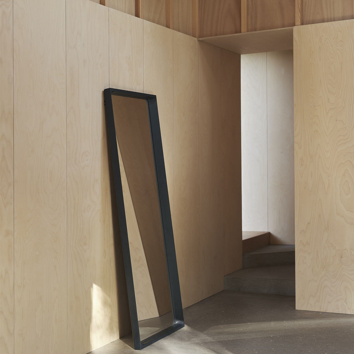 Muuto Arced Mirror 170cm Midnight Blue