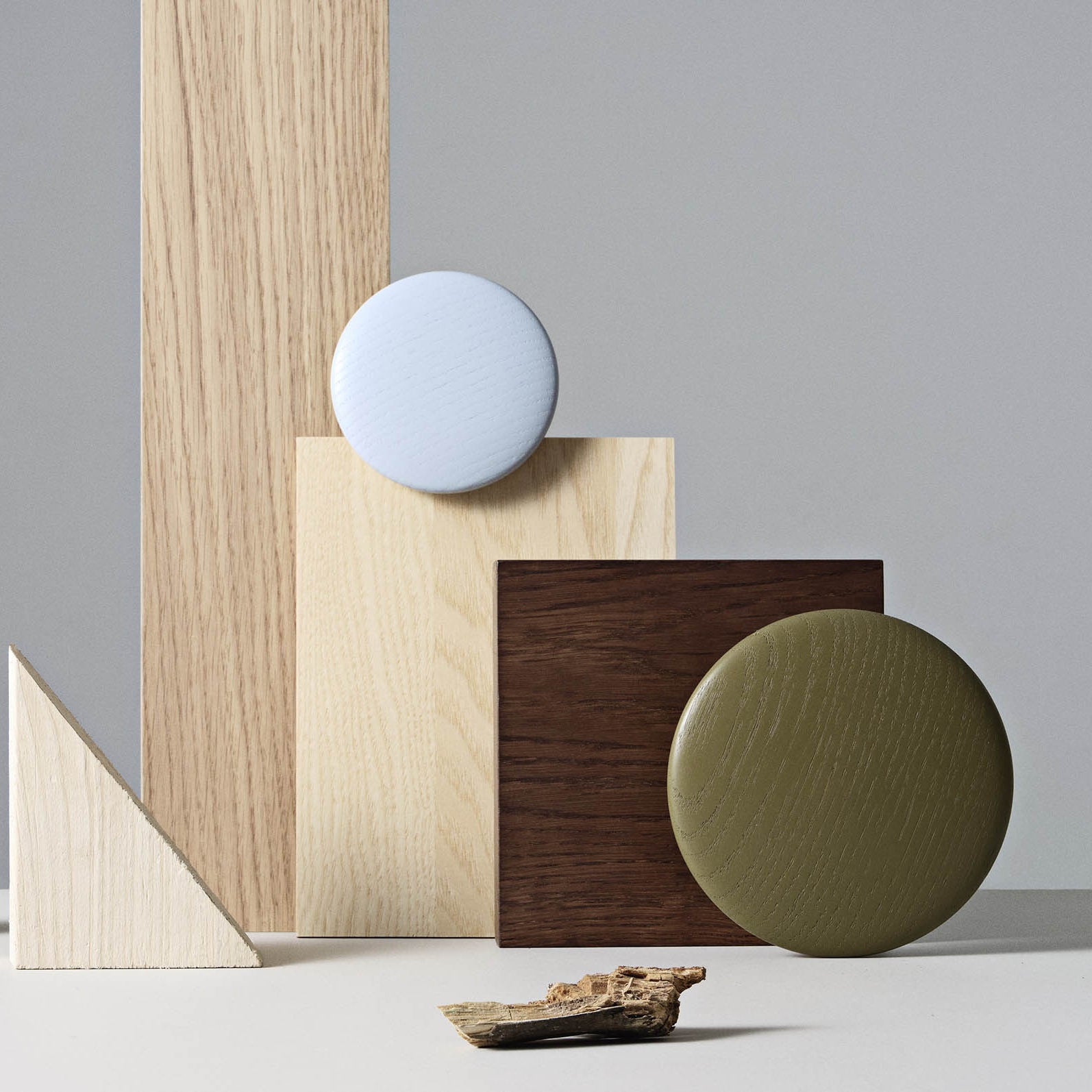 Muuto Dots Wood - Brown Green