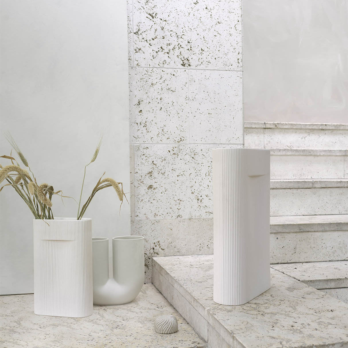 Muuto Ridge Vase H35 Off White