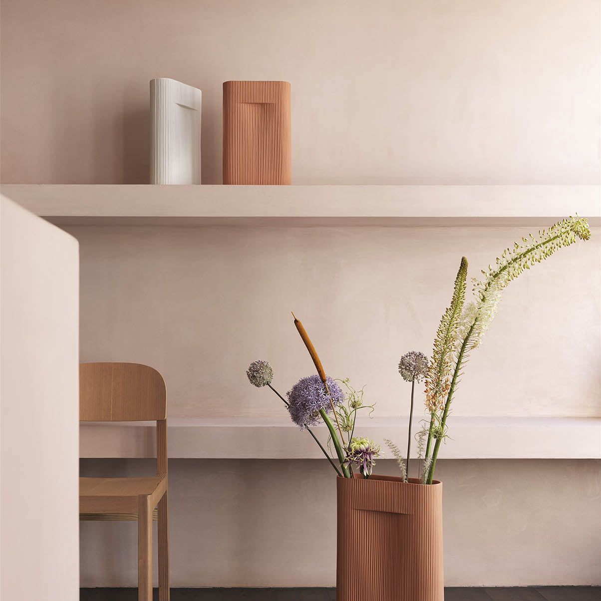 Muuto Ridge Vase H35 Terracotta