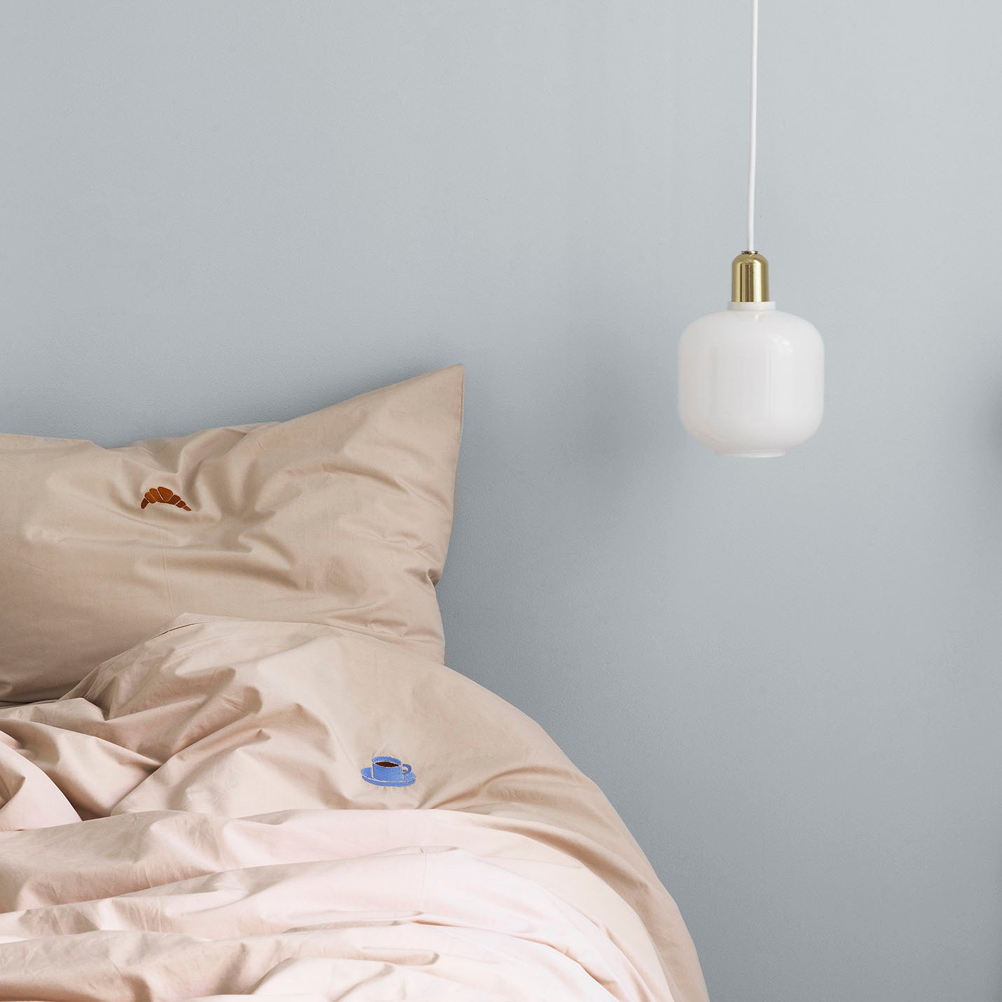 Normann Copenhagen Amp Lamp Small White Brass