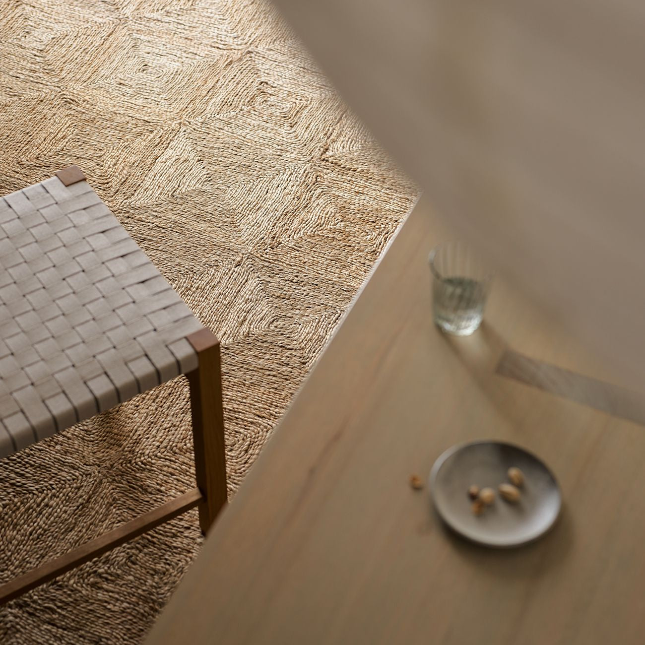 Armadillo Sequoia Handcrafted Jute Area Rug Natural