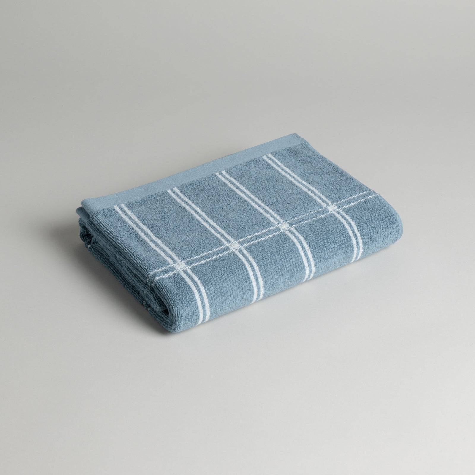 Baina Sorn Bath Towel - Celeste / Chalk