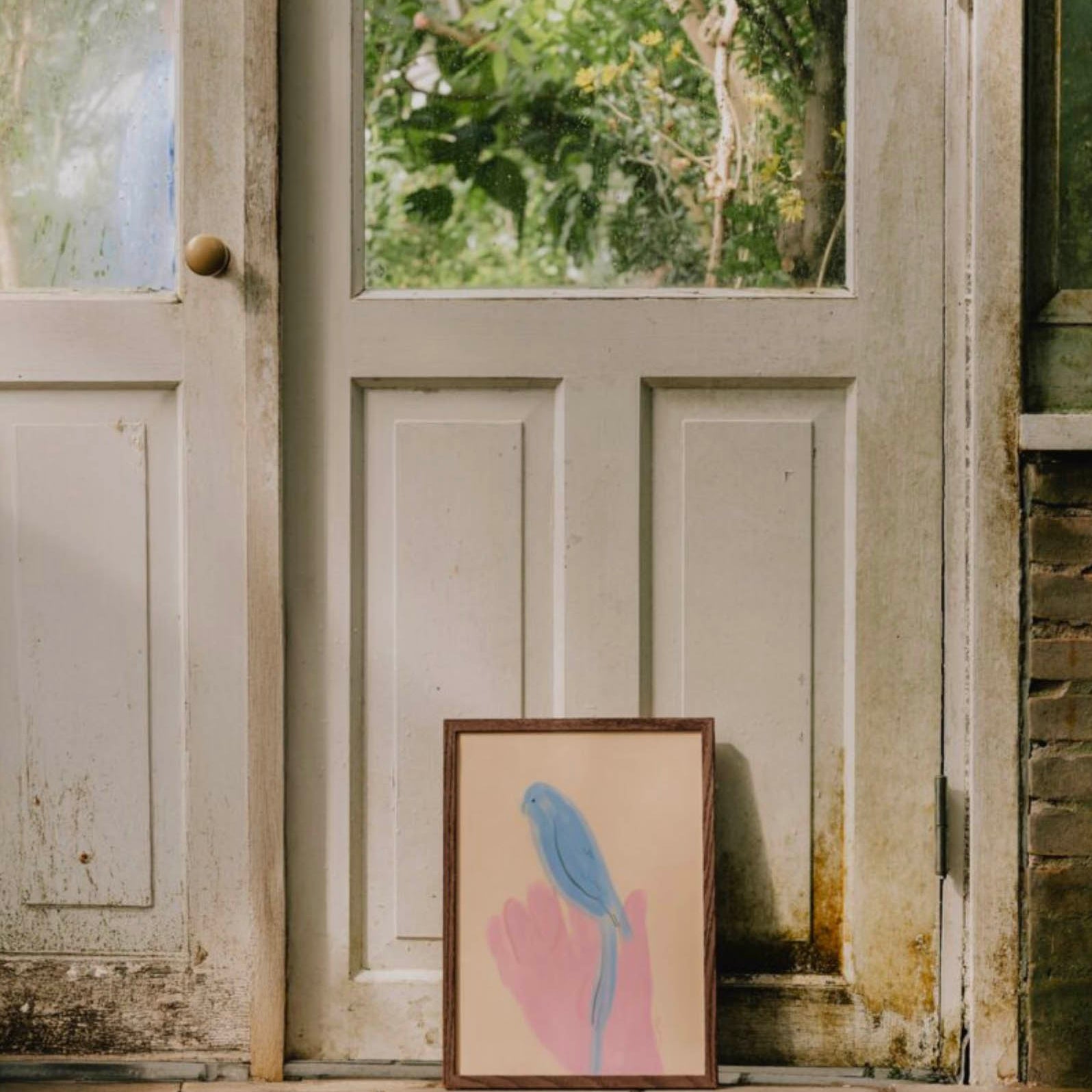 The Poster Club Oamul - Parrot in Hand