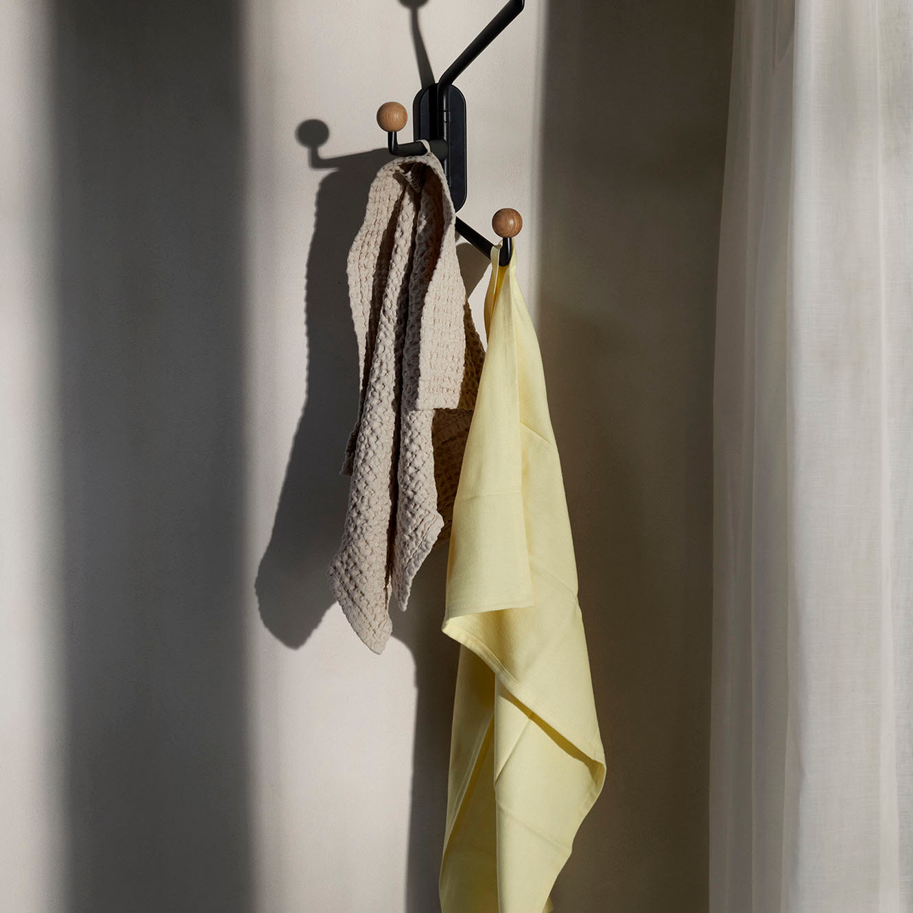 &Tradition Capture Hook SC74 Graphite Oak