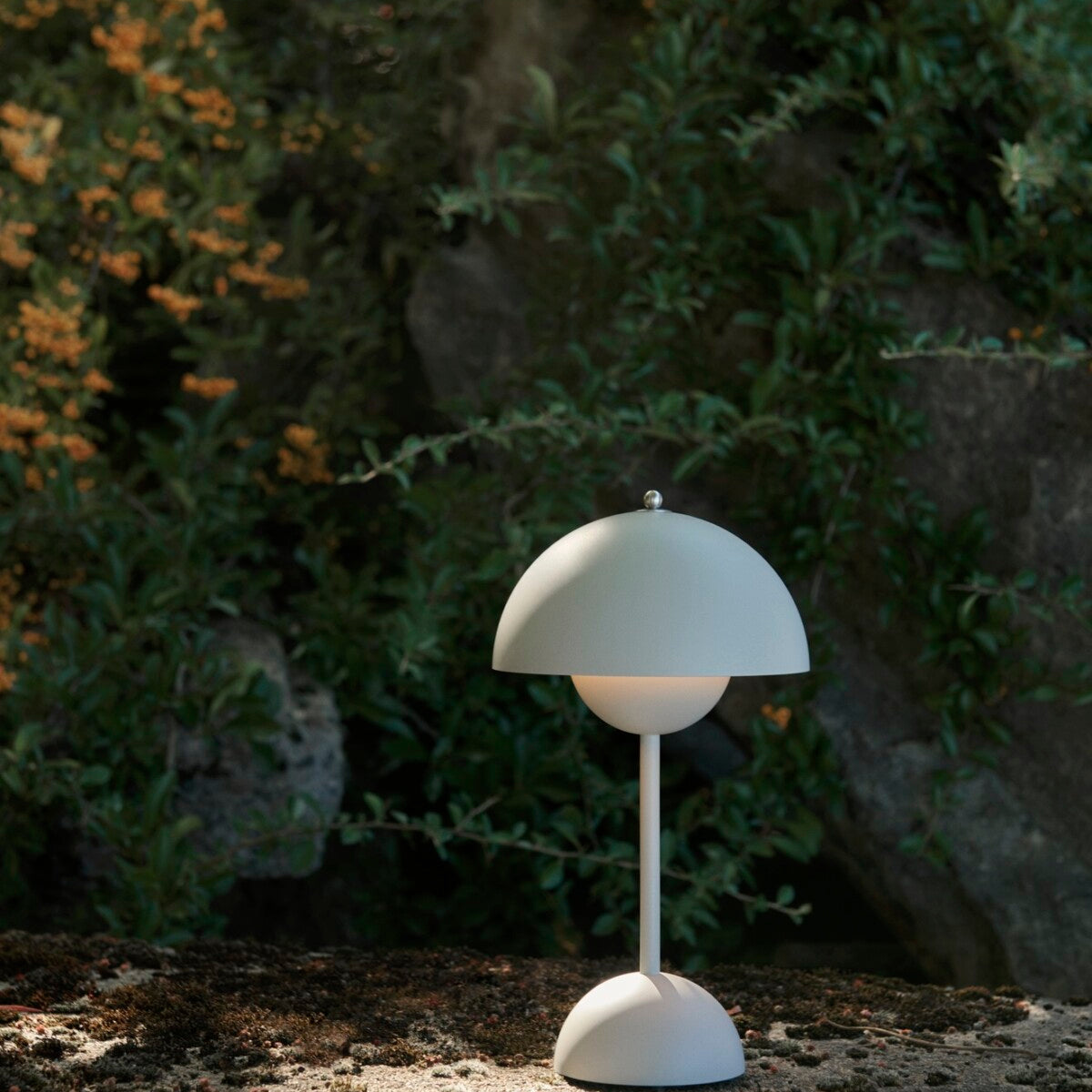 &Tradition Flowerpot Lamp Portable Matt White