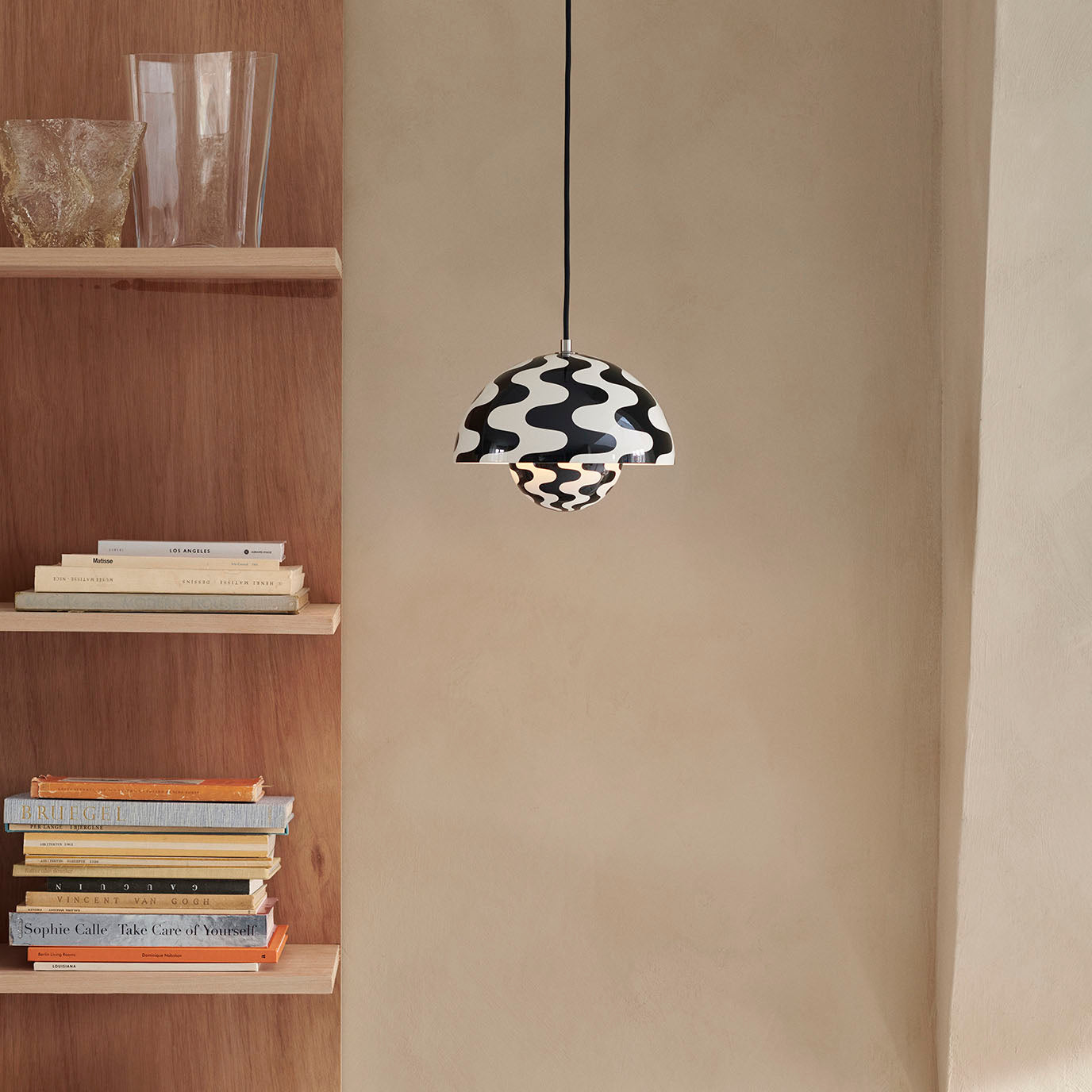 &Tradition Flowerpot Pendant VP1 Black White Pattern