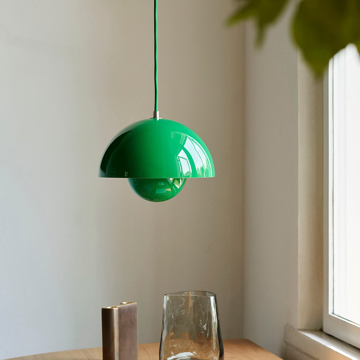 &Tradition Flowerpot Pendant VP1 Signal Green