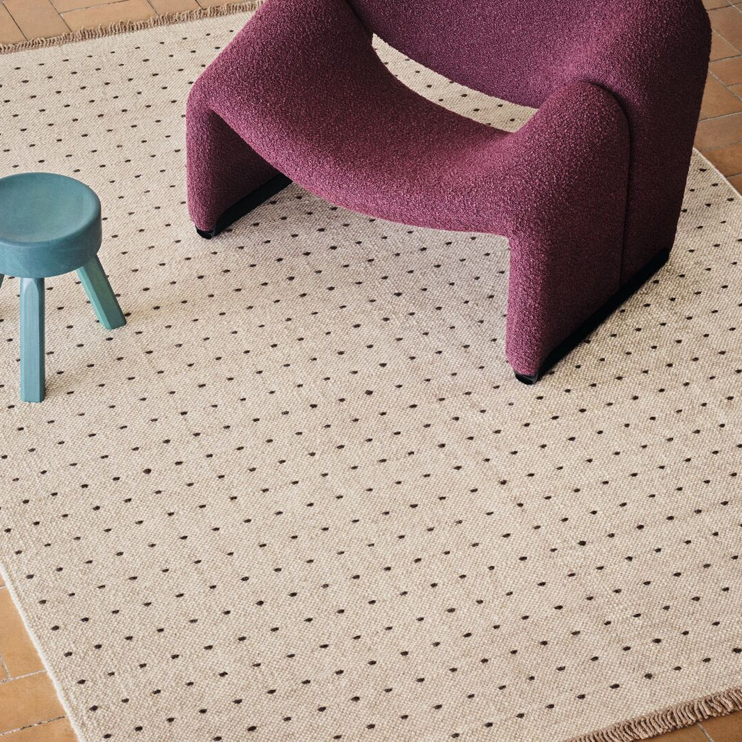 Kvadrat Yield Dot Rug