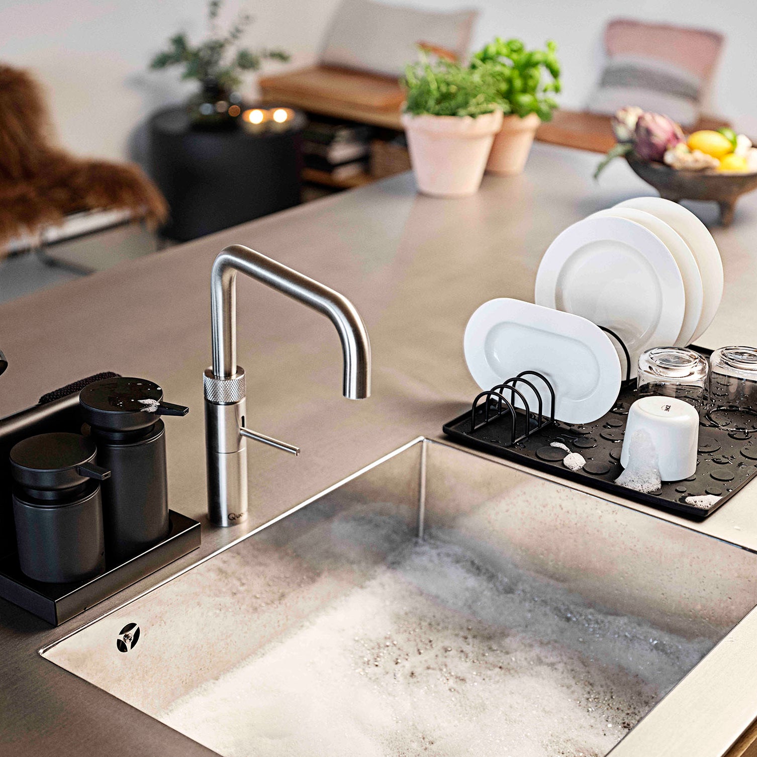 Zone Diish Dishwashing Set