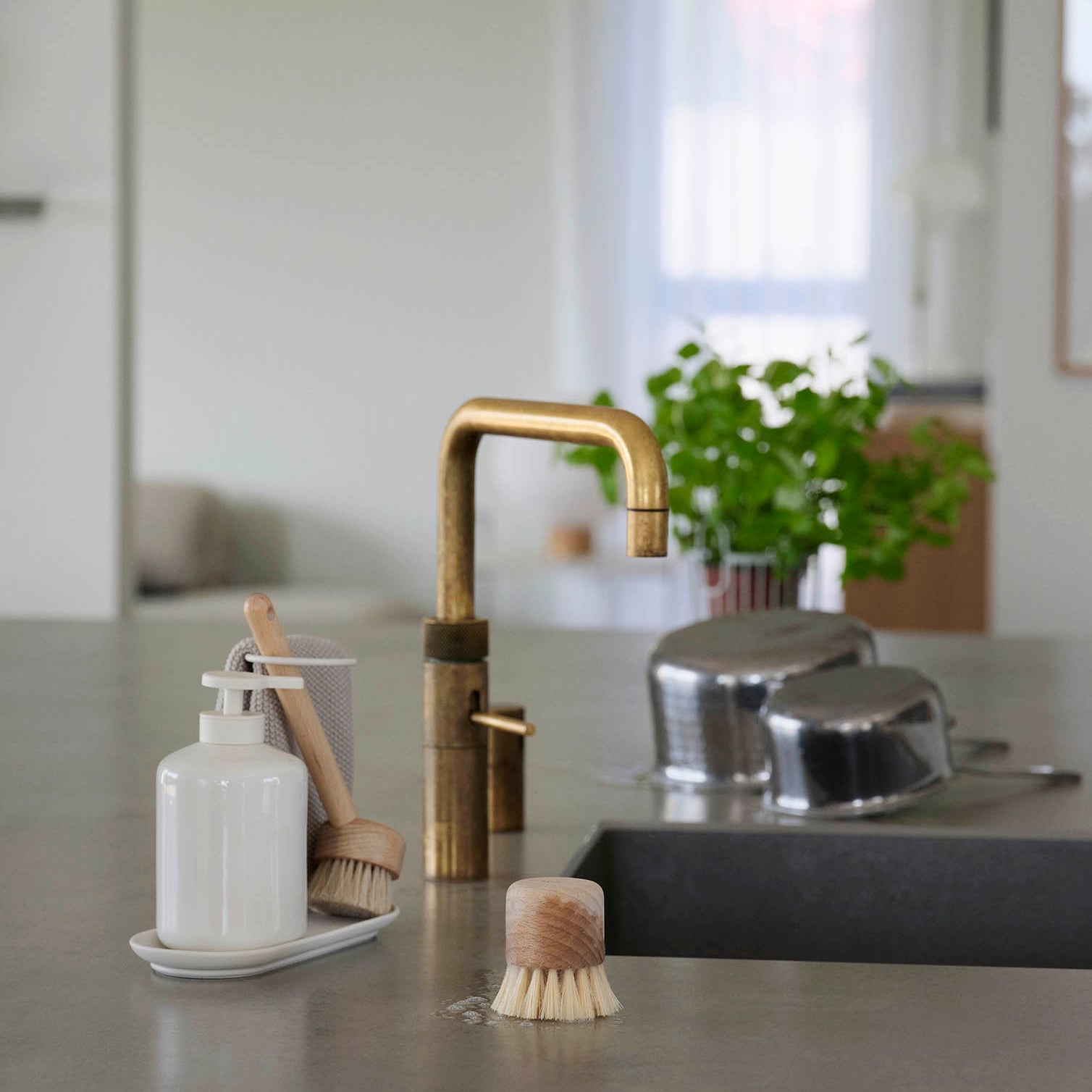 Zone Inu Dishwashing Set