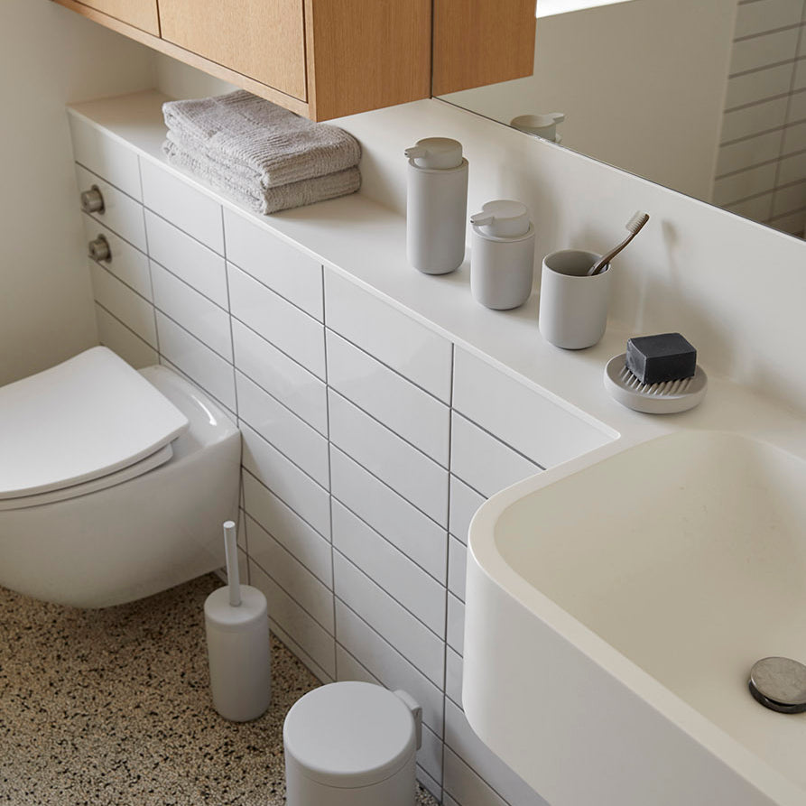 Zone Ume Toothbrust Mug Soft Grey