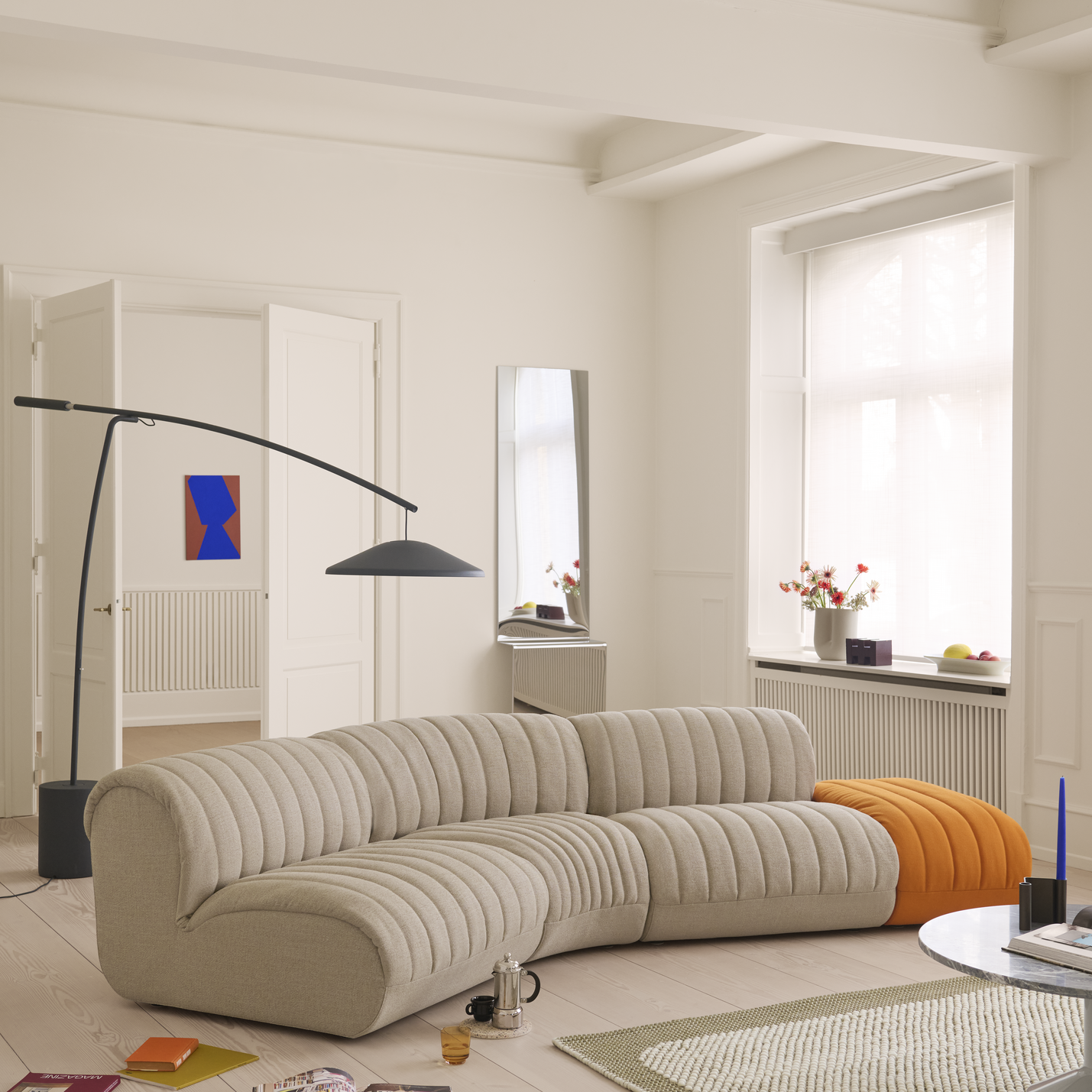 Muuto Contra Floor Lamp Anthracite Black with Concrete Base