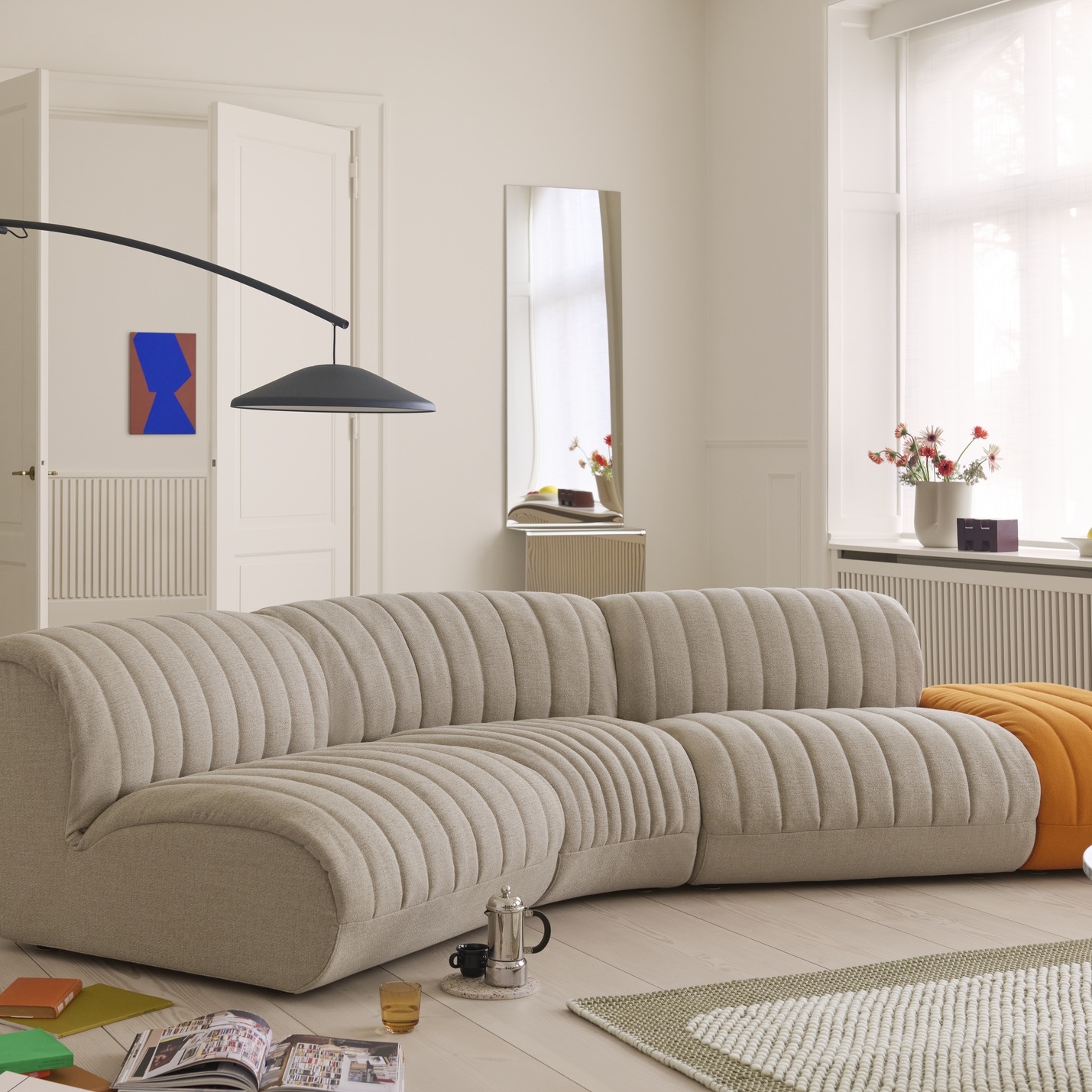 Muuto Contra Floor Lamp Anthracite Black with Concrete Base