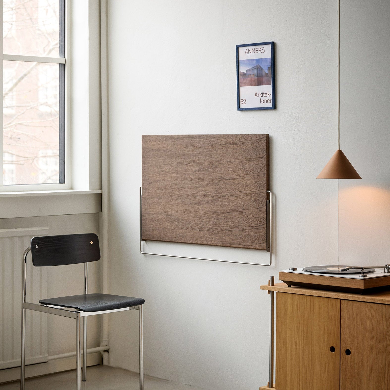 https://cdn.shopify.com/s/files/1/0485/4962/6019/files/moebe_fold-out_desk_ic_ss-oak_low-res_20_fodso.jpg?v=1772637964