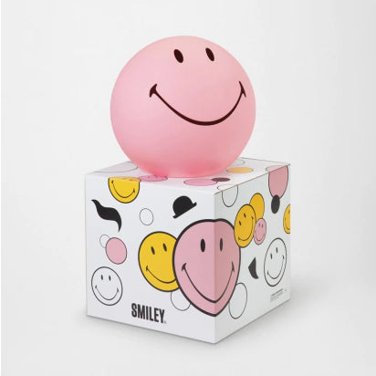 https://www.mrmaria.com/media/catalog/product/cache/2de0237592b666121898188b75332e18/s/m/smiley_xl_pink_product_box_off_800px.webp