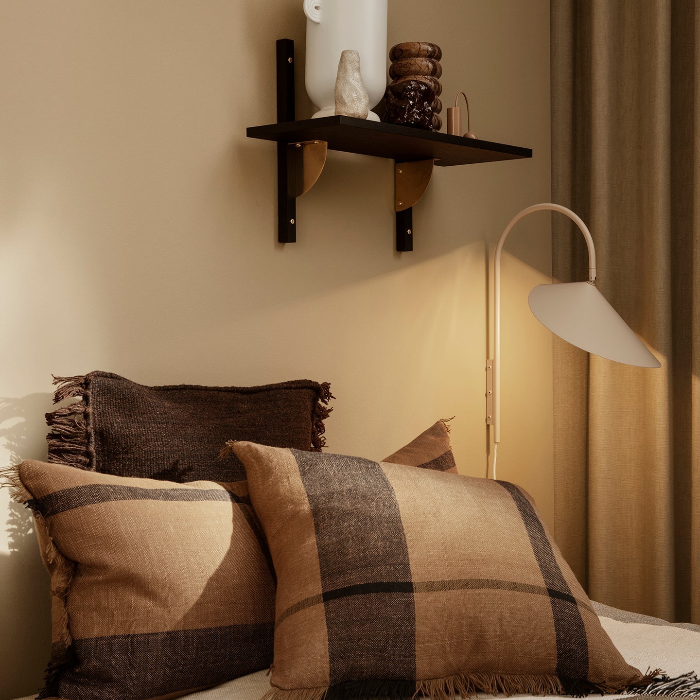 Ferm Living Dry Cushion Long - Sugar Kelp/Black