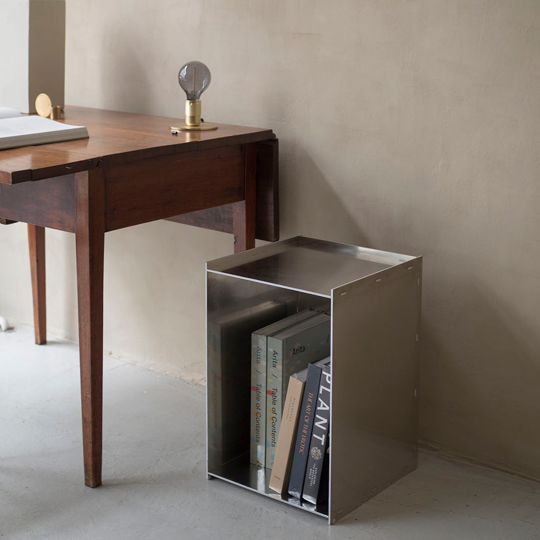 Frama Rivet Box