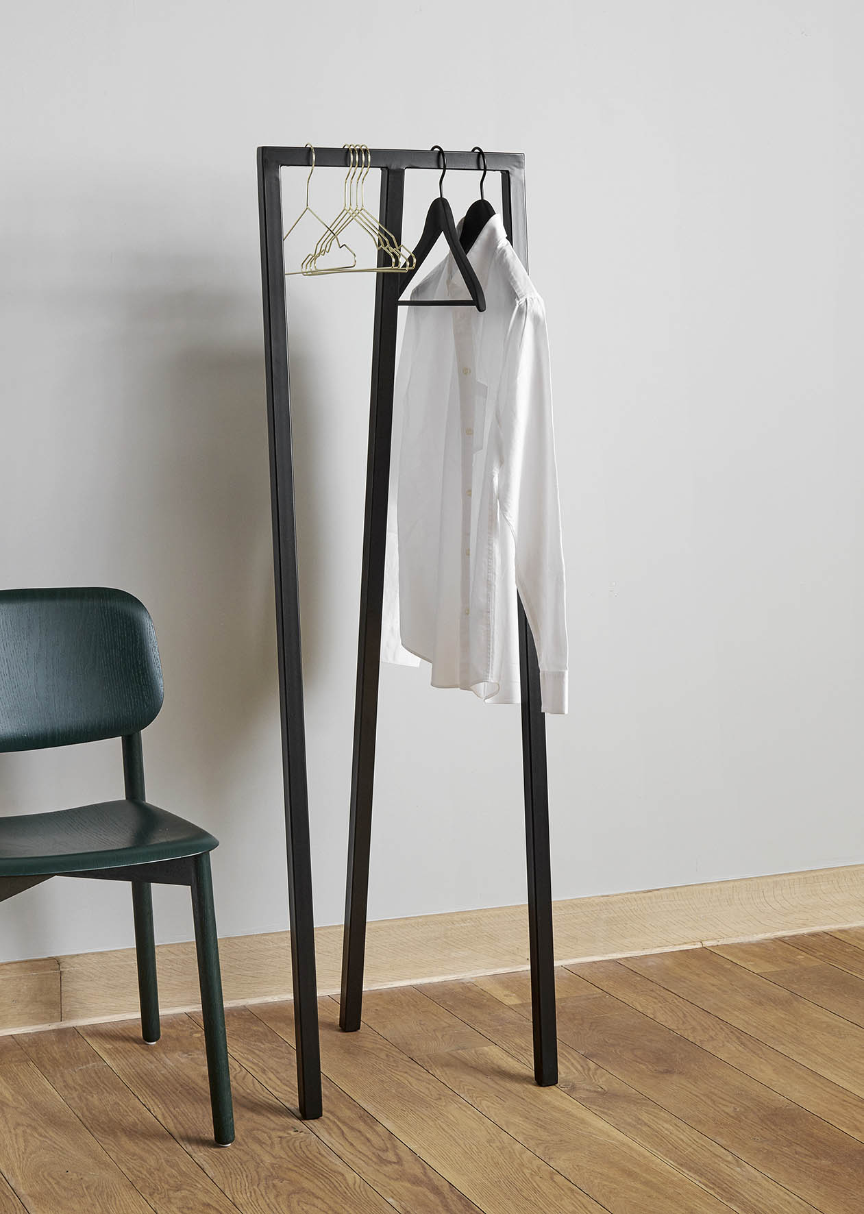 HAY Loop Stand Hall Black
