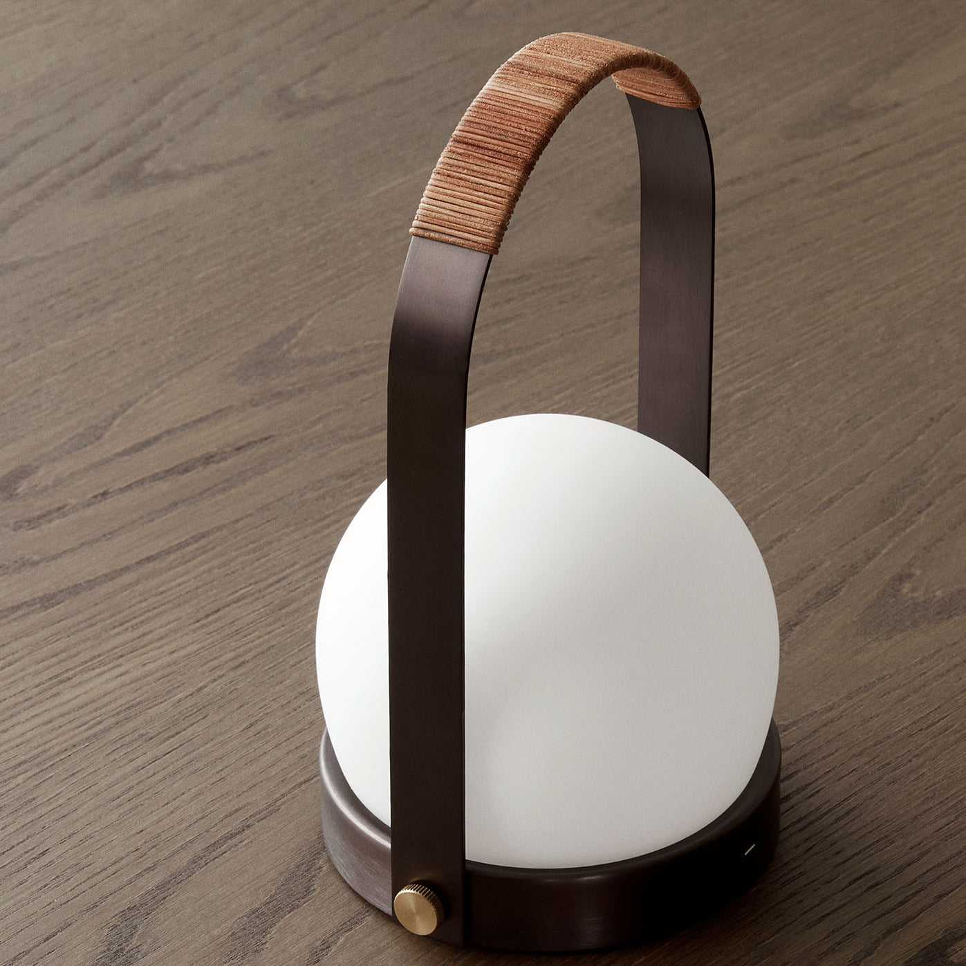 Menu Carrie Lamp Bronzed Brass