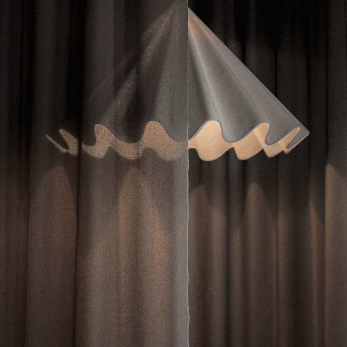 Menu Dancing Pendant Display