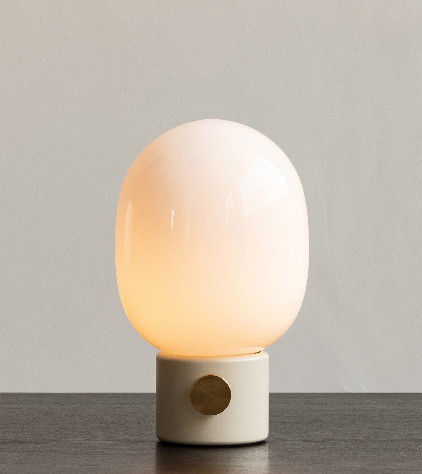 Menu JWDA Lamp Alabaster White