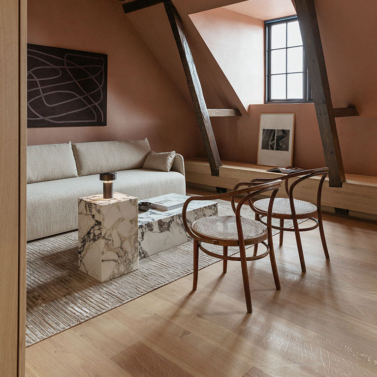 Menu Plinth Low Rose Calacatta Viola