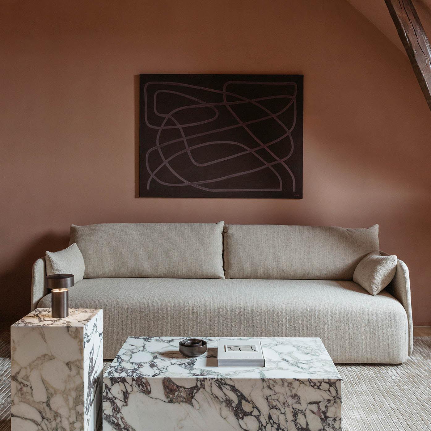 Menu Plinth Low Rose Calacatta Viola