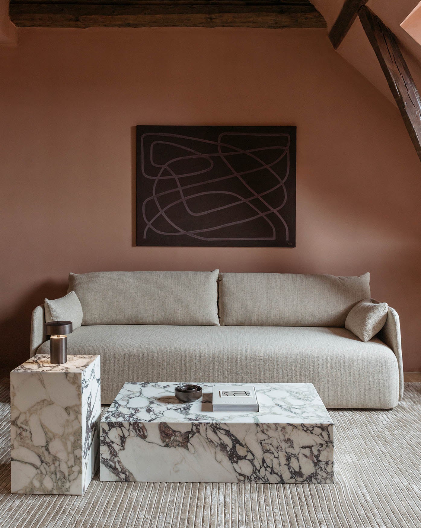 Menu Plinth Low Rose Calacatta Viola