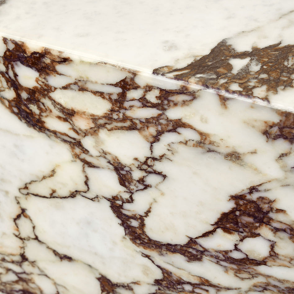 Menu Plinth Low Rose Calacatta Viola