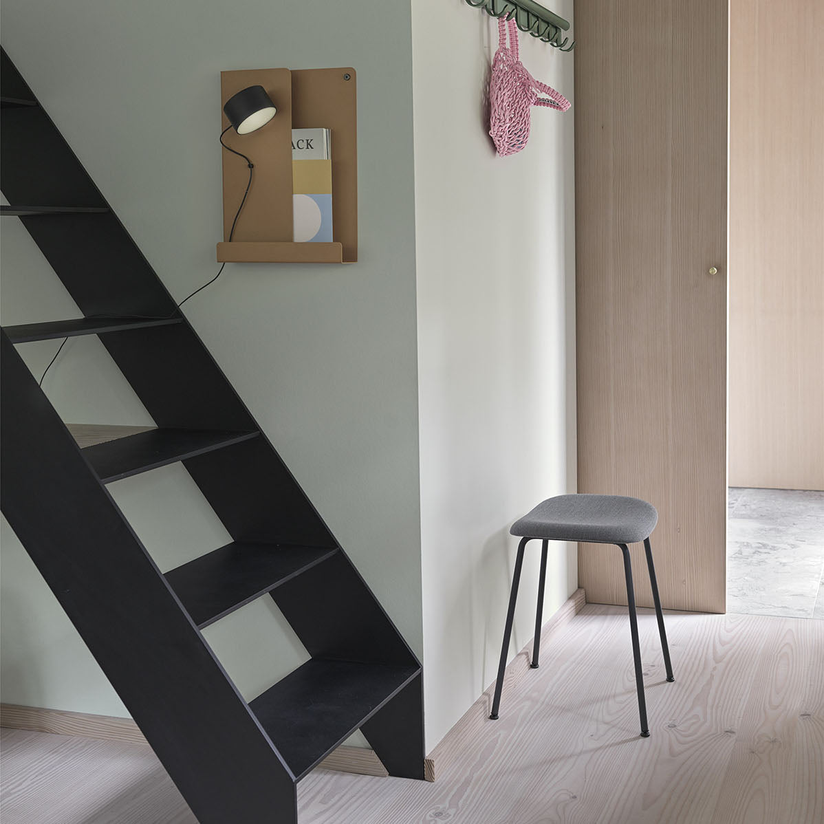 Muuto Coil Coat Rack Dark Green 100cm