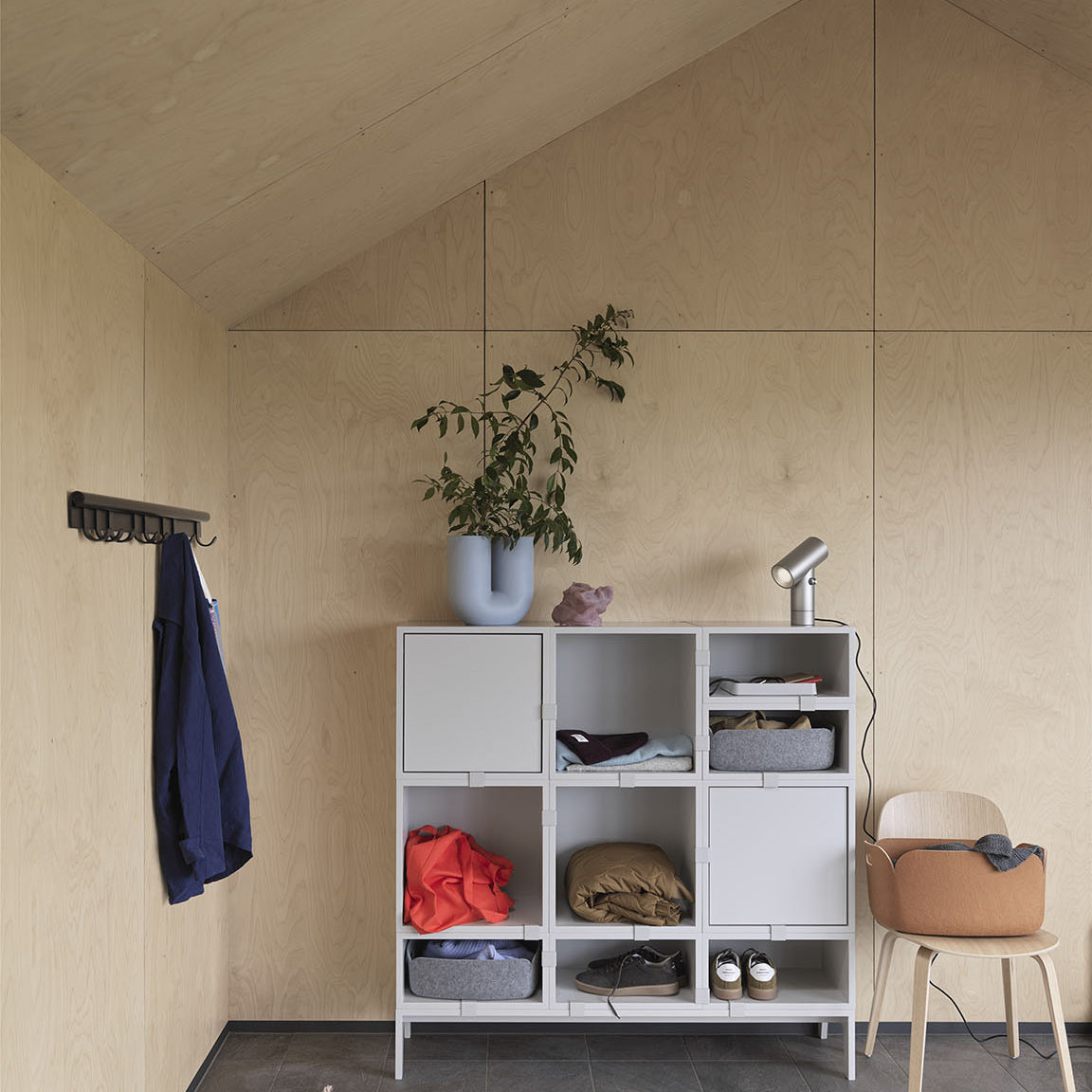 Muuto Coil Coat Rack Black 100cm