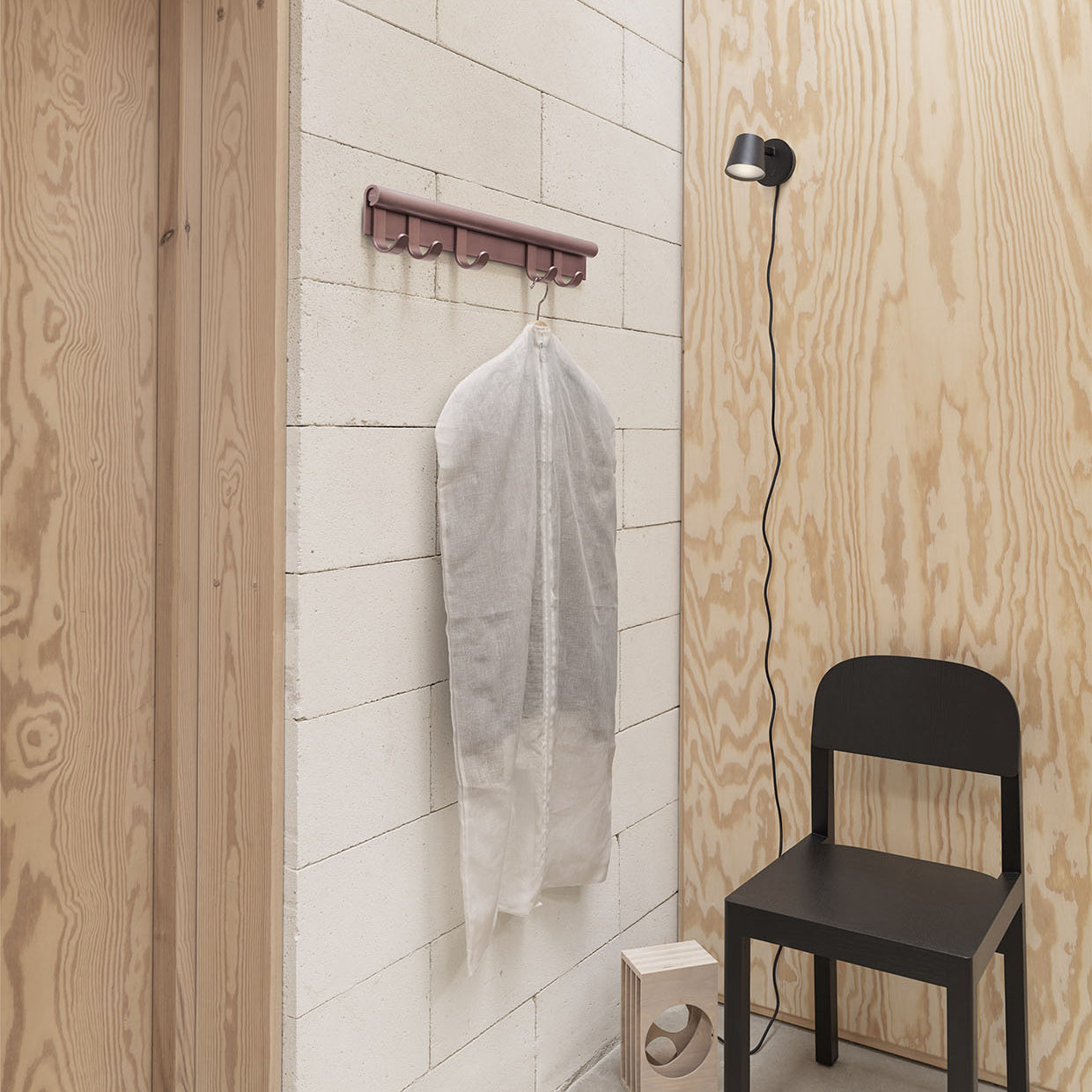 Muuto Coil Coat Rack Plum