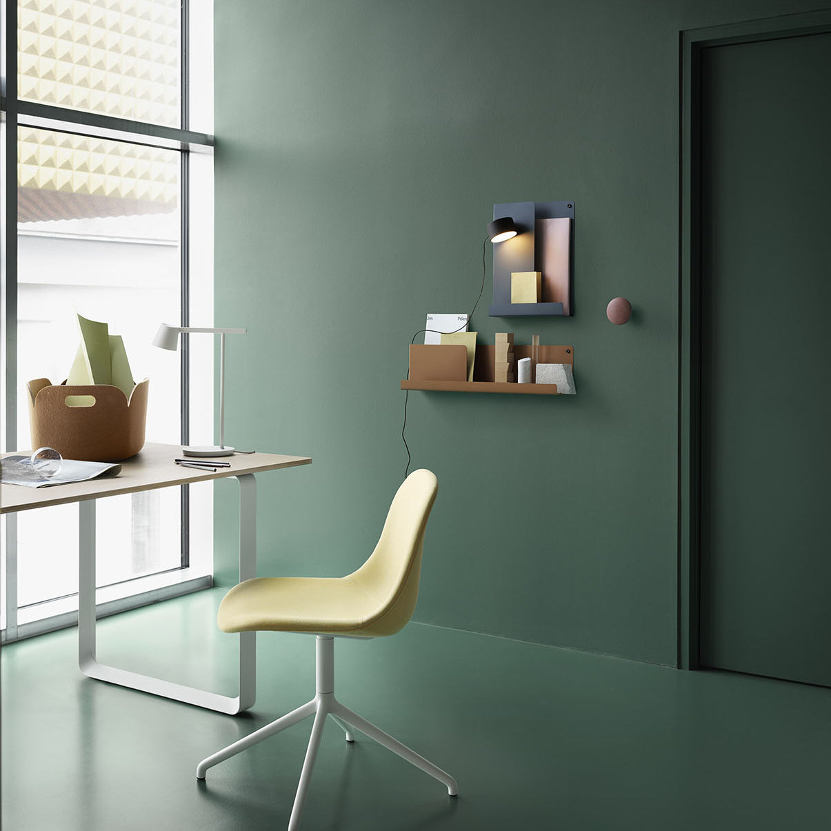 Muuto Folded Shelves 29.5x40cm