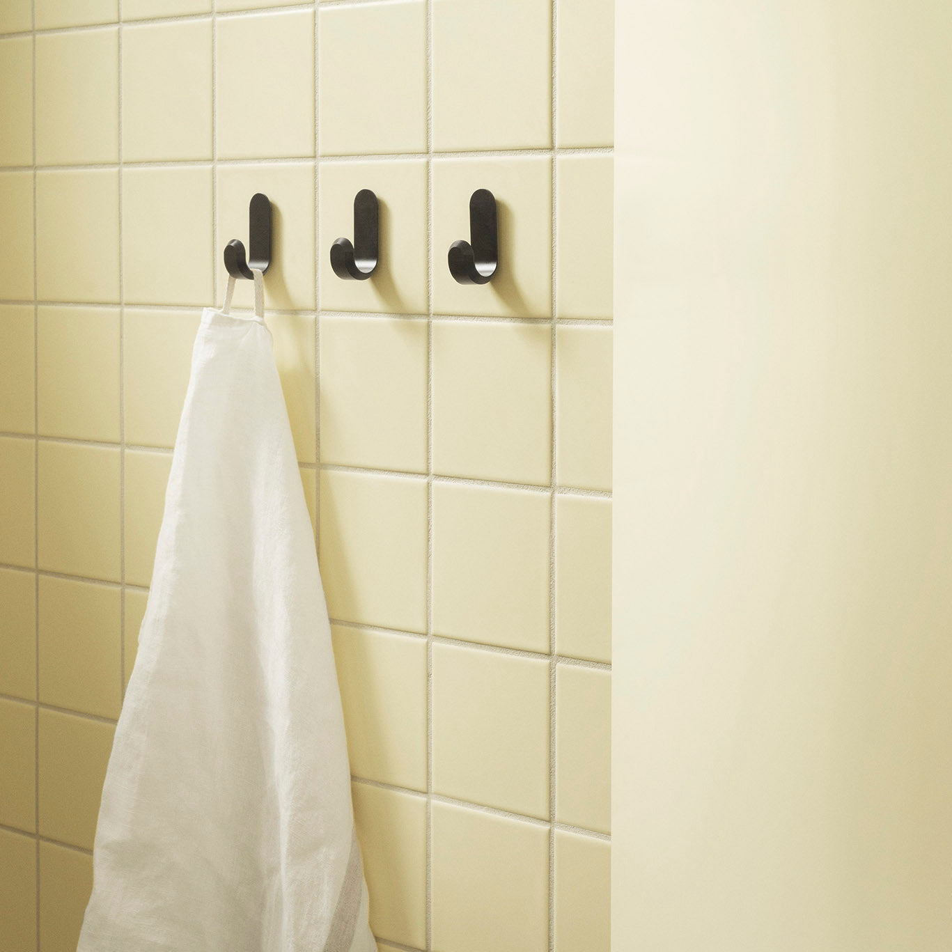 Normann Copenhagen Curve Mini Hooks Matt Black